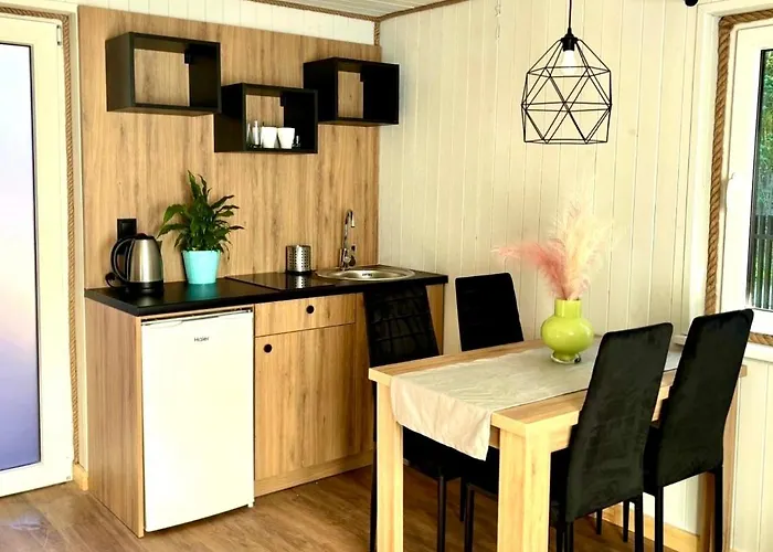 Resort Eden - Domki, Pokoje, Apartamenty