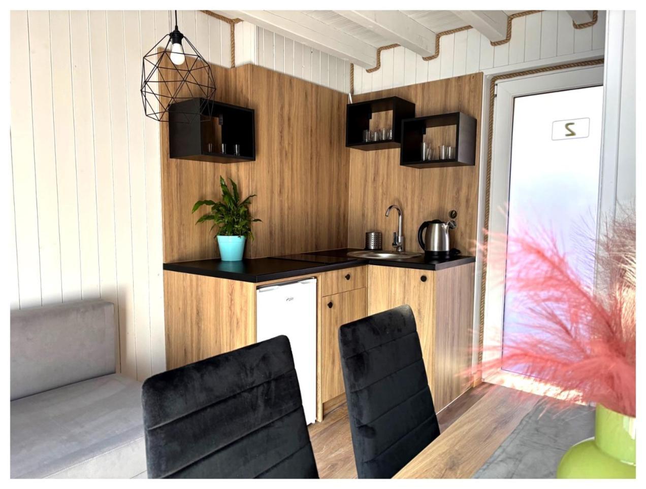 Lodge Eden - Domki, Pokoje, *